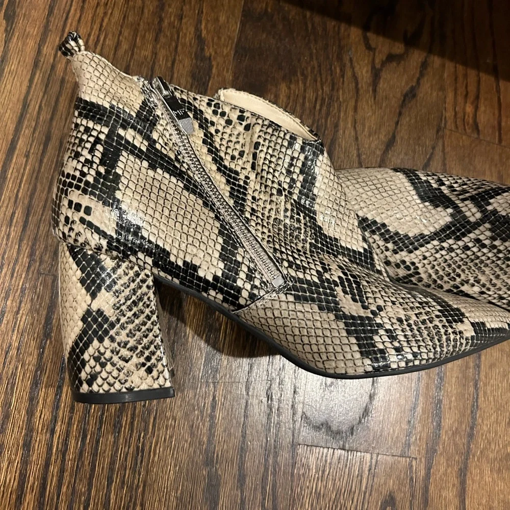 Marc Fisher heeled snakeskin booties - Picture 3 of 6